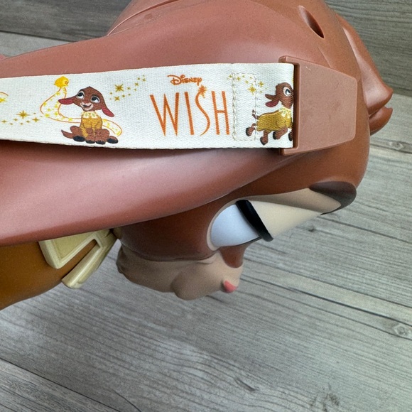 2023 Wish Valentino Popcorn Bucket with Wish lanyard. - Picture 10 of 11